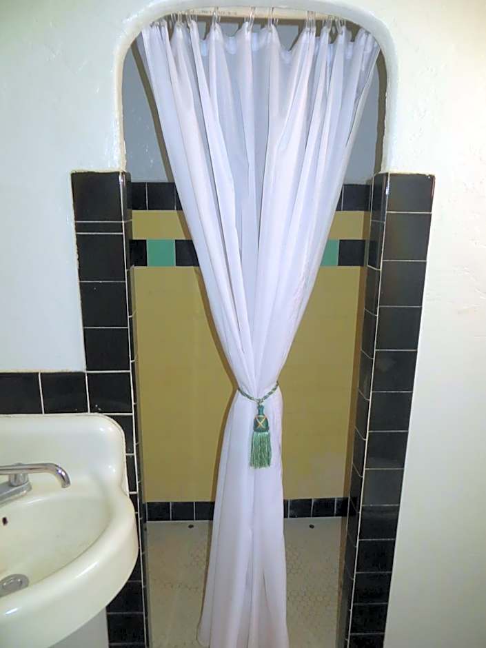El Trovatore Motel