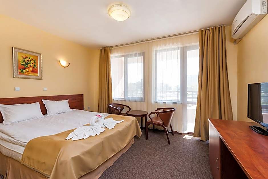 Avenue Hotel