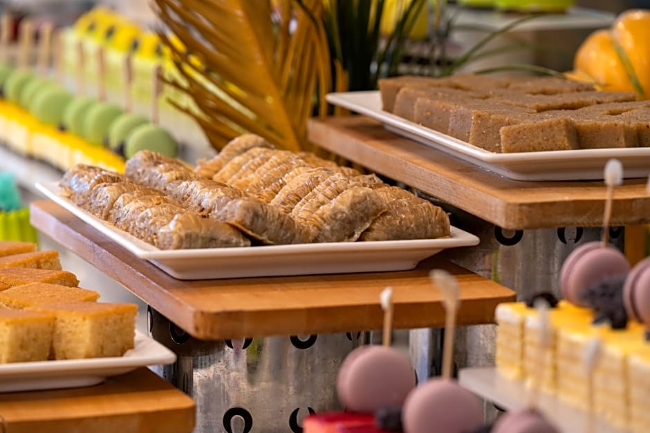 GRAVEL HOTELS SELECT