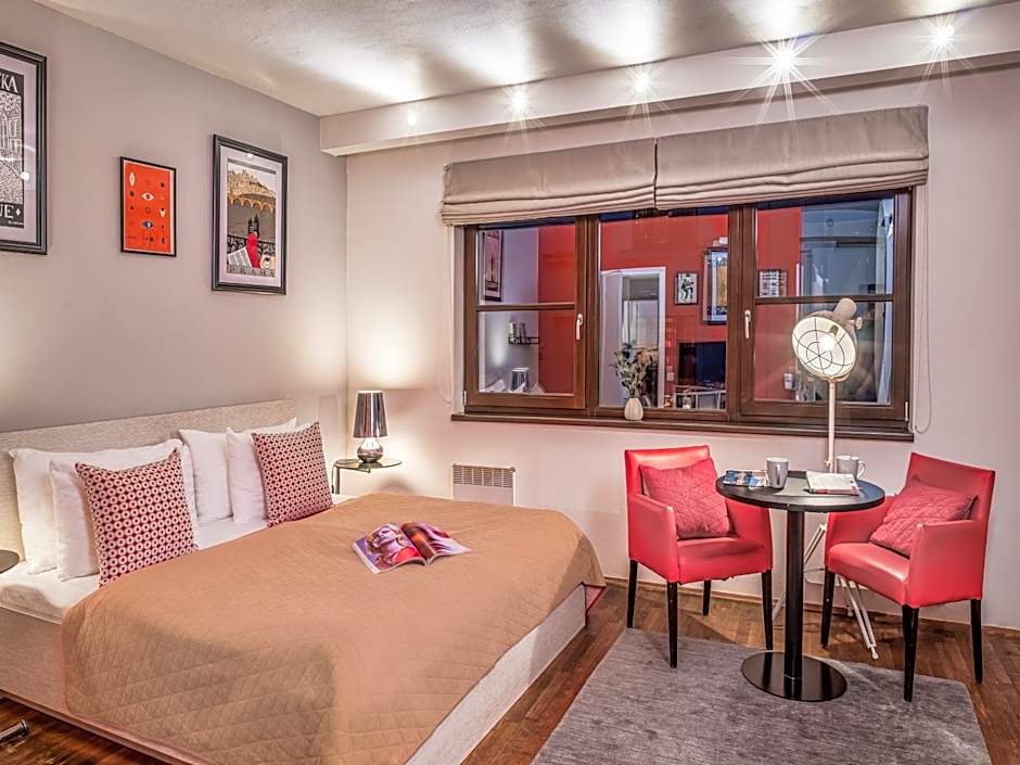 4 Arts Apartments by Adrez