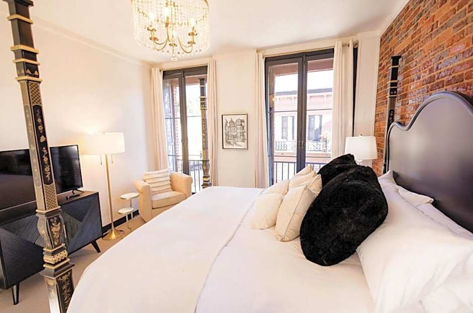 Speakeasy King Suite (Rm1)