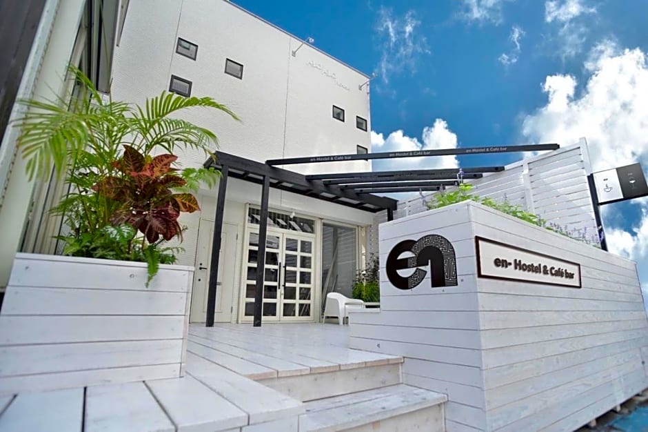 En- Hostel & Café bar