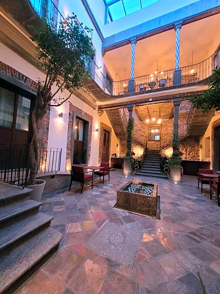 Milo Collection Hotel