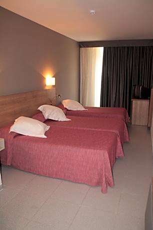 Triple Room (2 Adults + 1 Child)