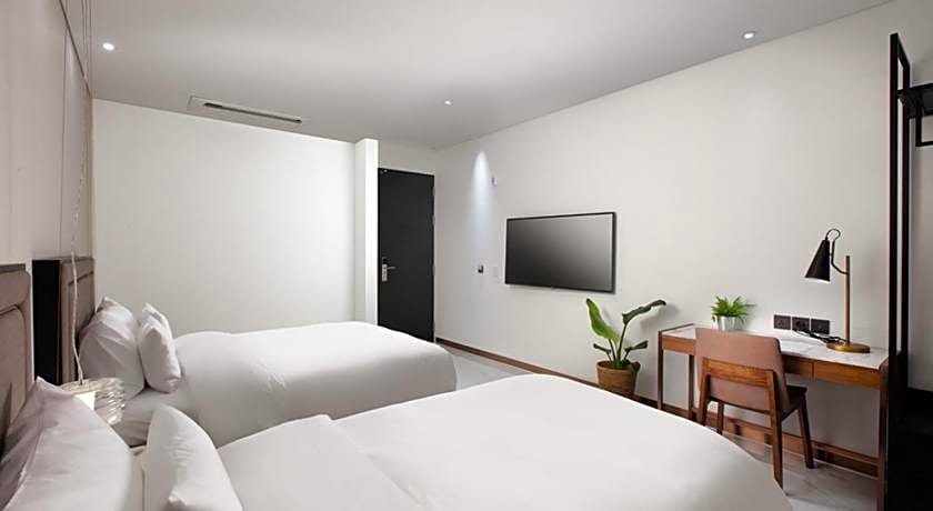N Bridge Hotel