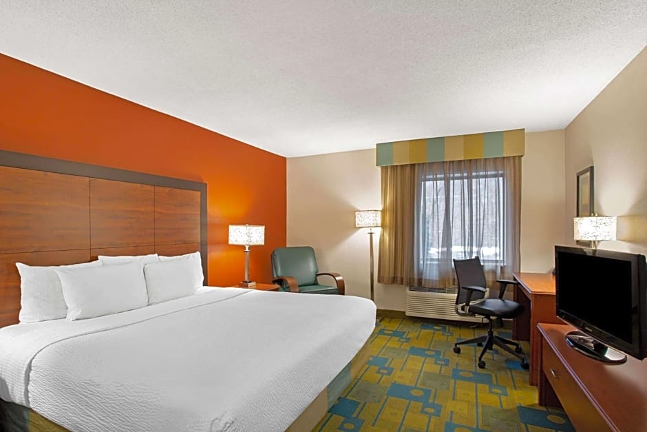 La Quinta Inn & Suites by Wyndham Auburn Worcester