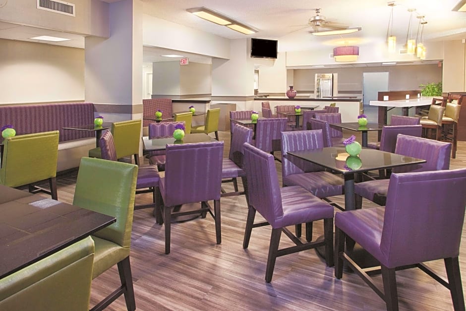 La Quinta Inn & Suites Charleston Riverview