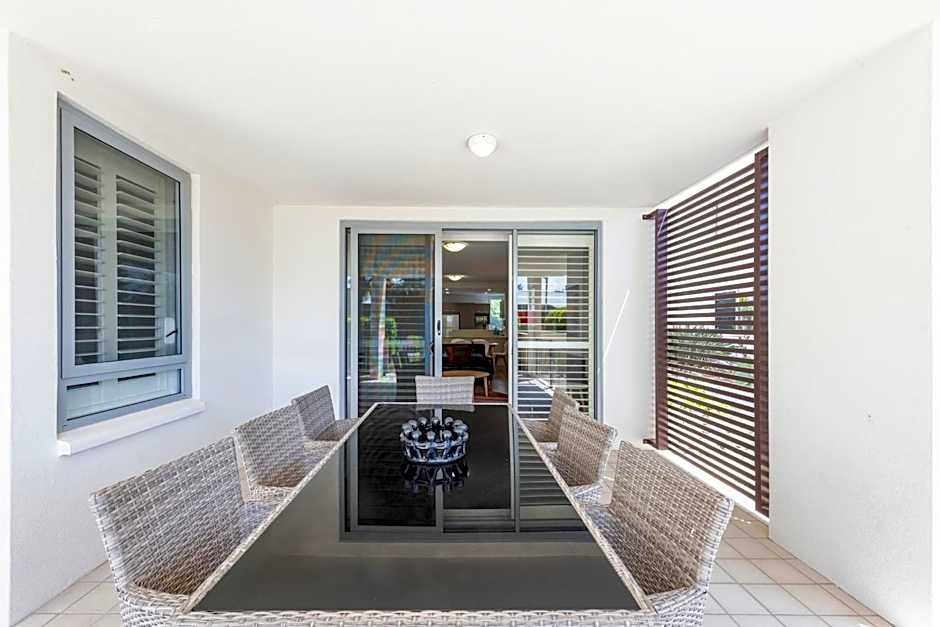 Pacific Marina Apartments