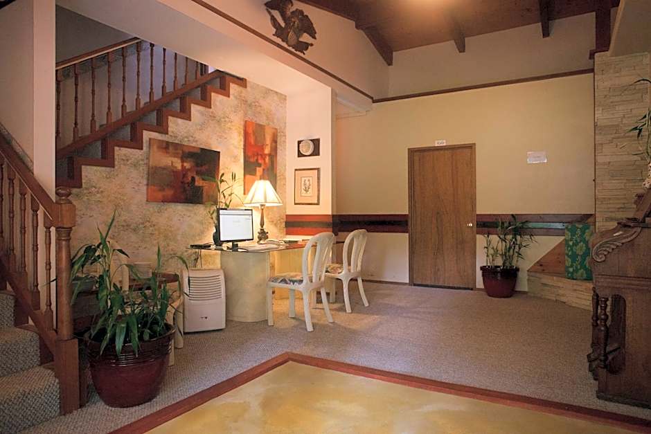 Lokahi Lodge