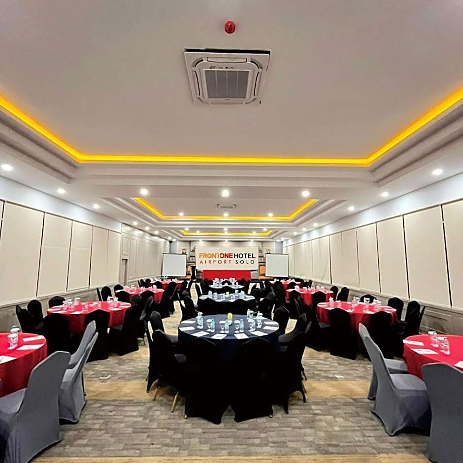 Front One Hotel Airport Solo