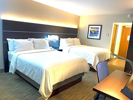 Standard Queen Room with Two Queen Beds