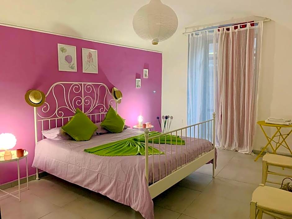 900 Bed and Breakfast