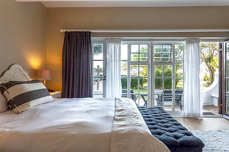 Whale Rock Luxury Lodge