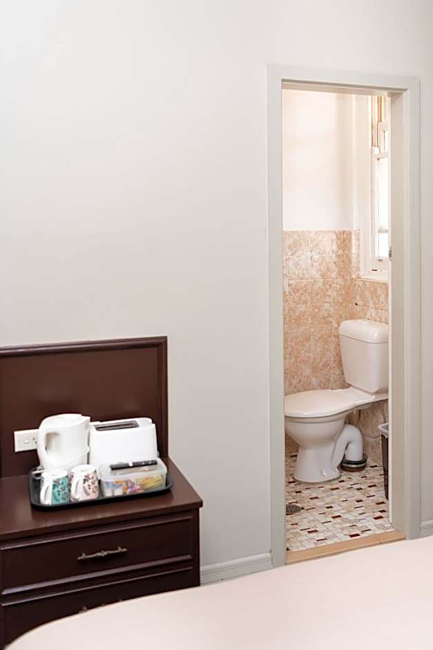 New Crown Hotel Motel