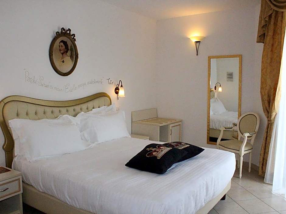 Sovrana Beach Hotel - Pet Friendly - Breakfast until 12 - Parking