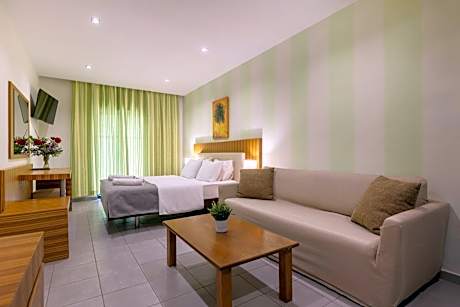 Junior Suite with Garden View