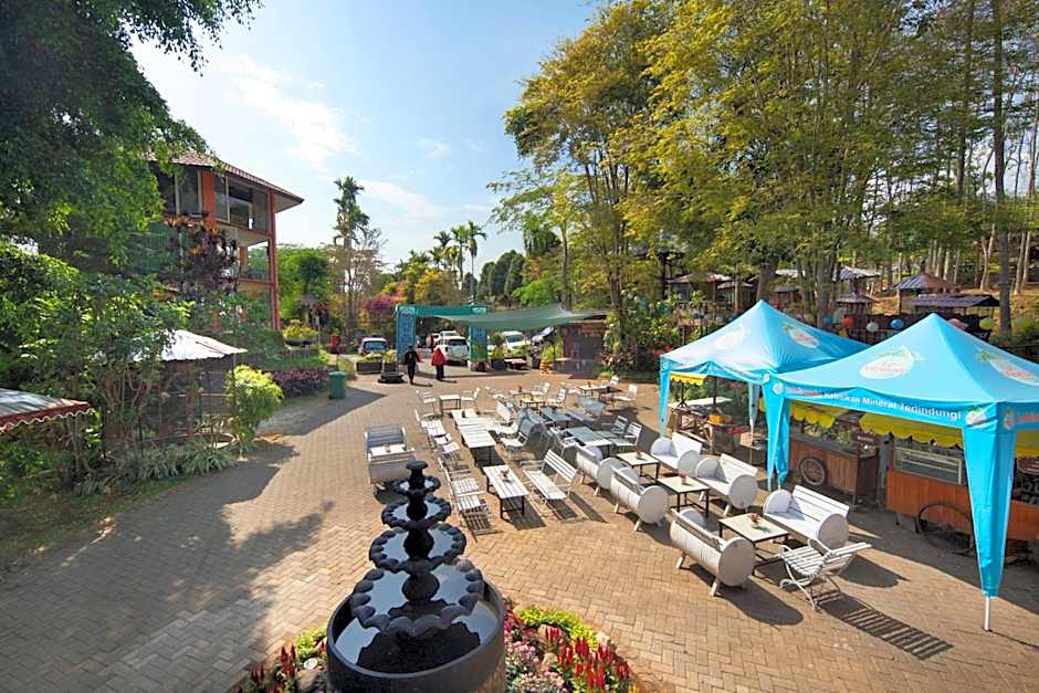 Royal Hotel and Outbound Trawas