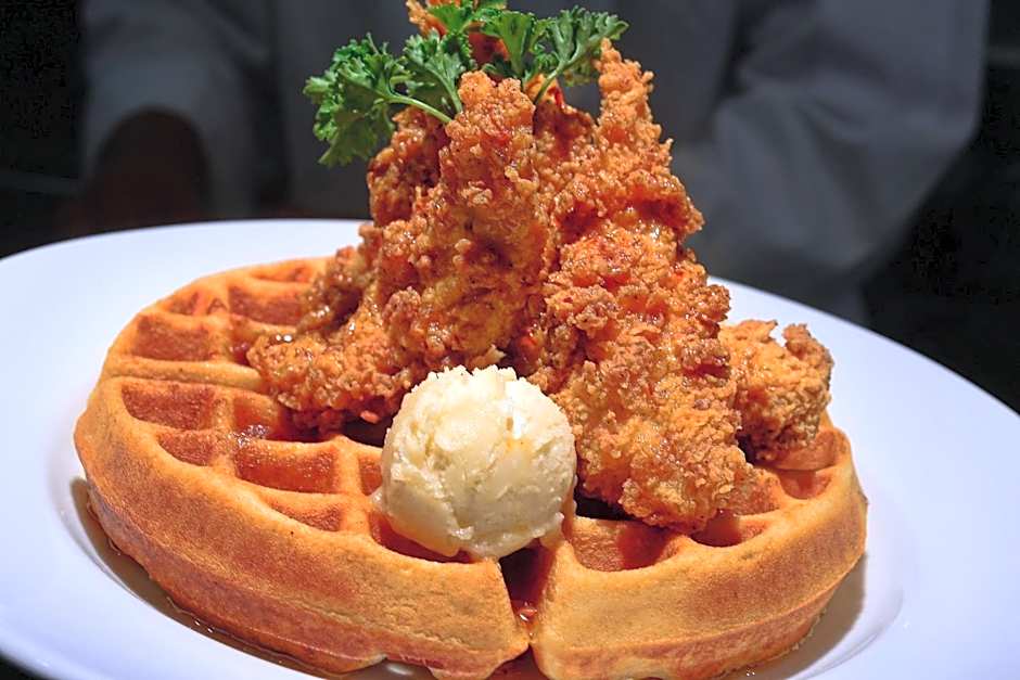 Renaissance New Orleans Arts Warehouse District Hotel