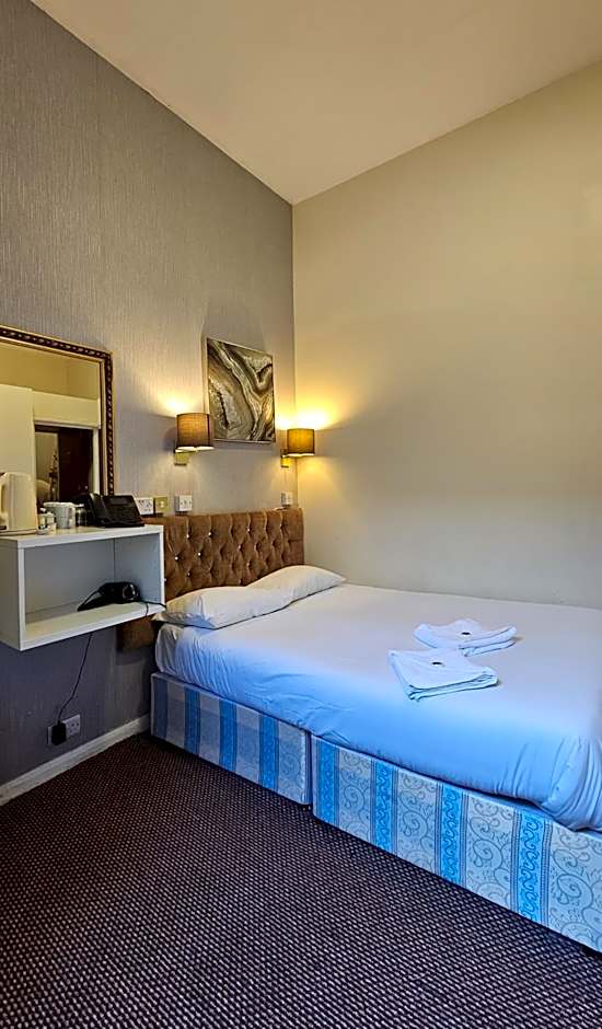 Hyde Park Court Hotel