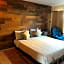 Delos Reyes Palm Springs