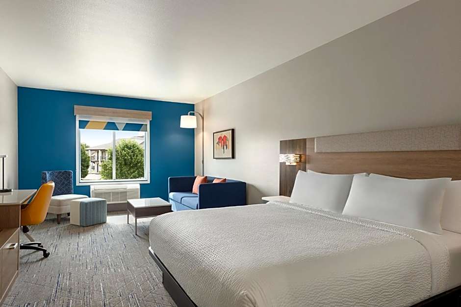 Holiday Inn Express & Suites Bessemer - Birmingham SW By IHG