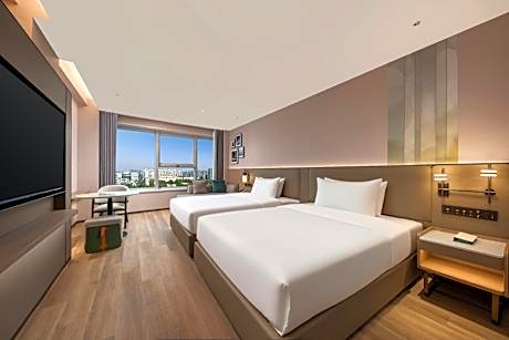 2 Double Premium Lake View Lounge Access