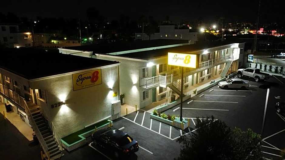 Super 8 by Wyndham Oceanside Downtown