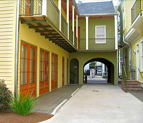 The Prytania Oaks