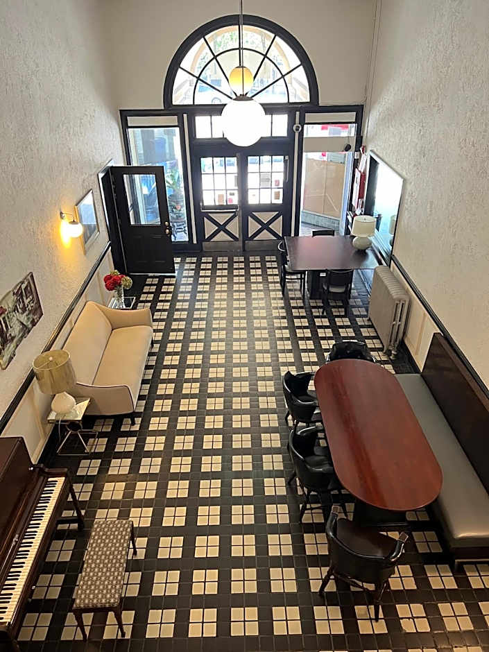 Nash Hotel