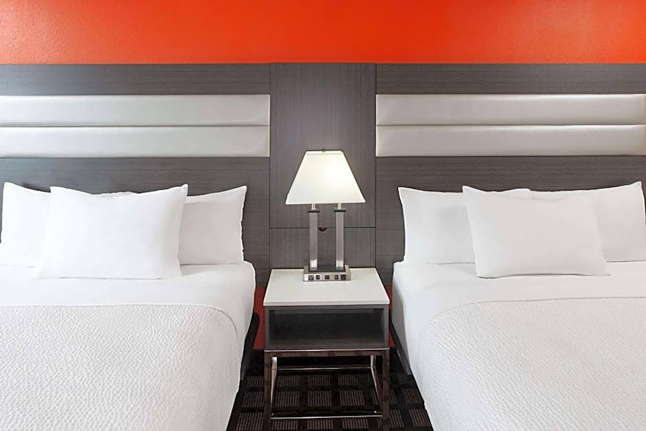 AmericInn by Wyndham Hudson