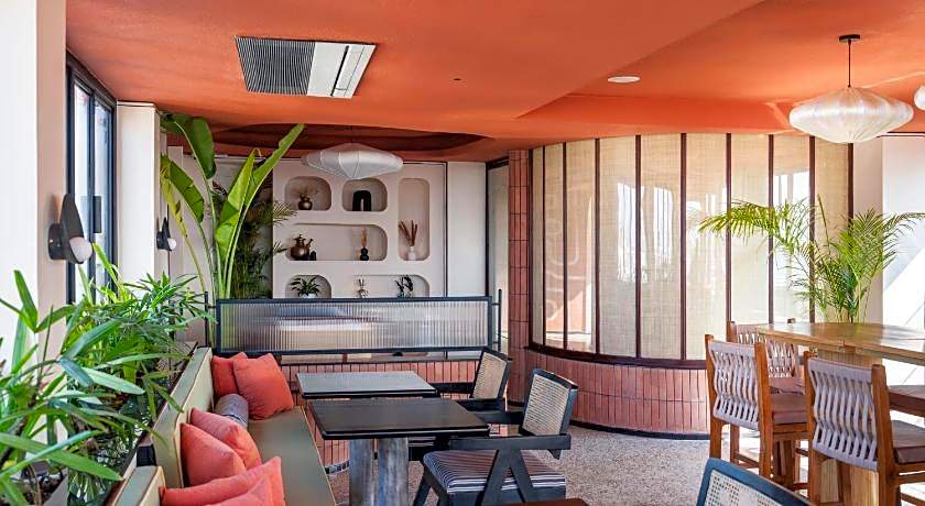 The Red Pier - My Downtown Hotels