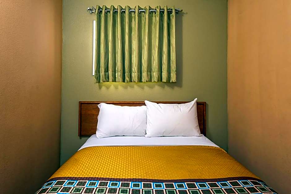 Town Motel
