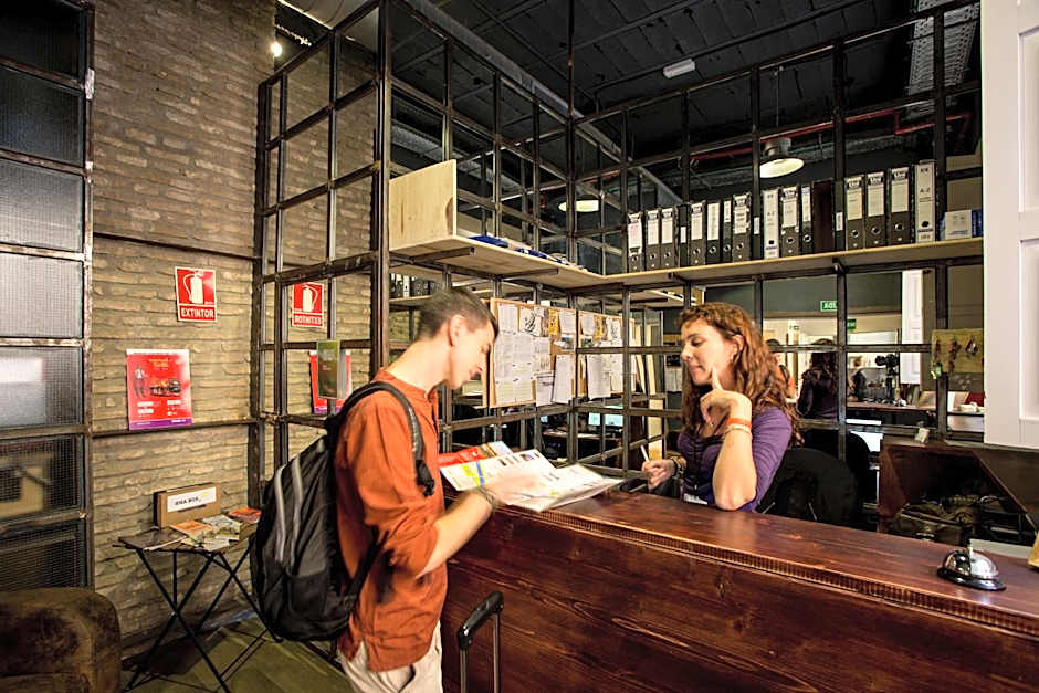 Black Swan Hostel Sevilla