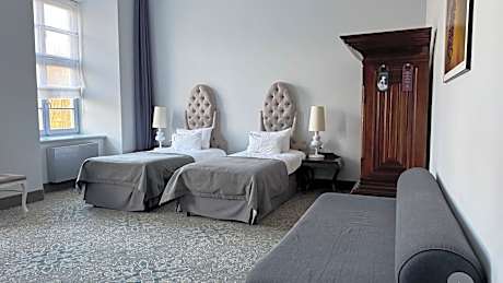 Large Single Room
