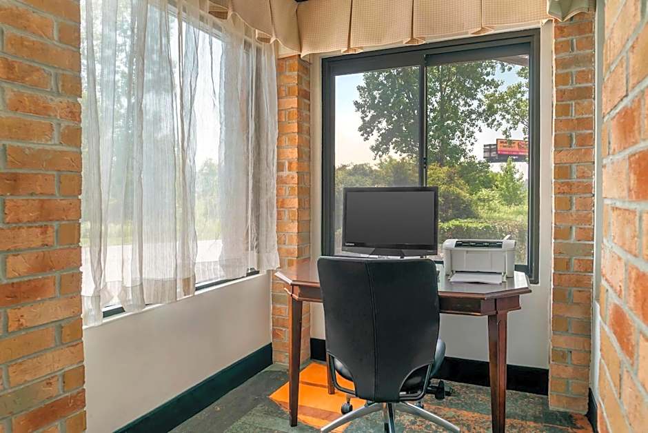 Quality Inn Byron Center