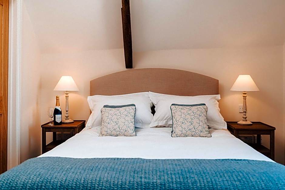 Cat and Custard Pot Inn