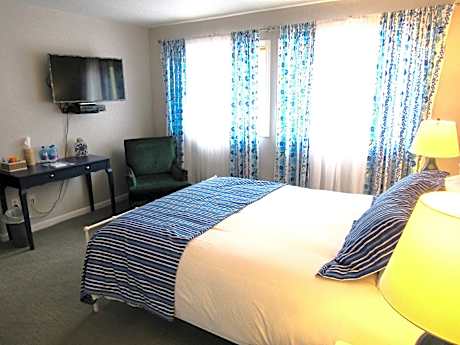 The Sky View Inn