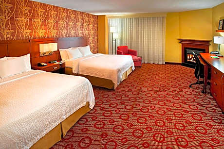 Queen Suite with Two Queen Beds