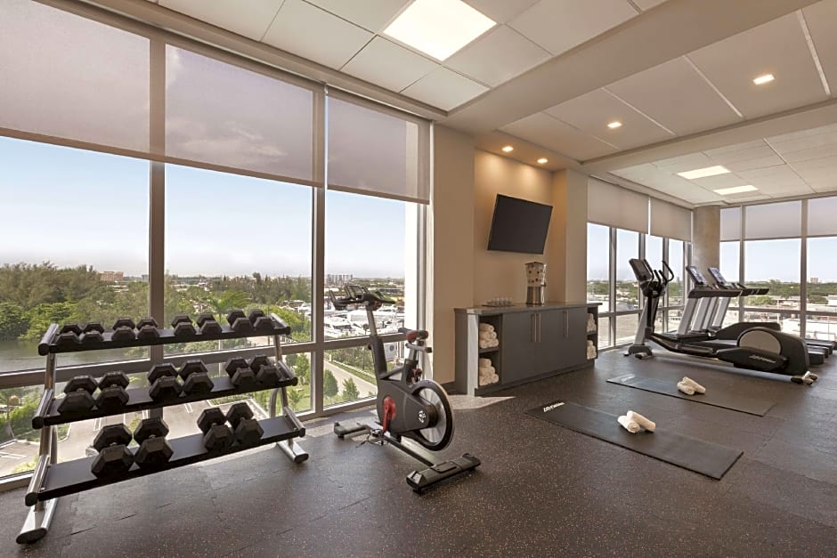 Radisson RED Miami Airport