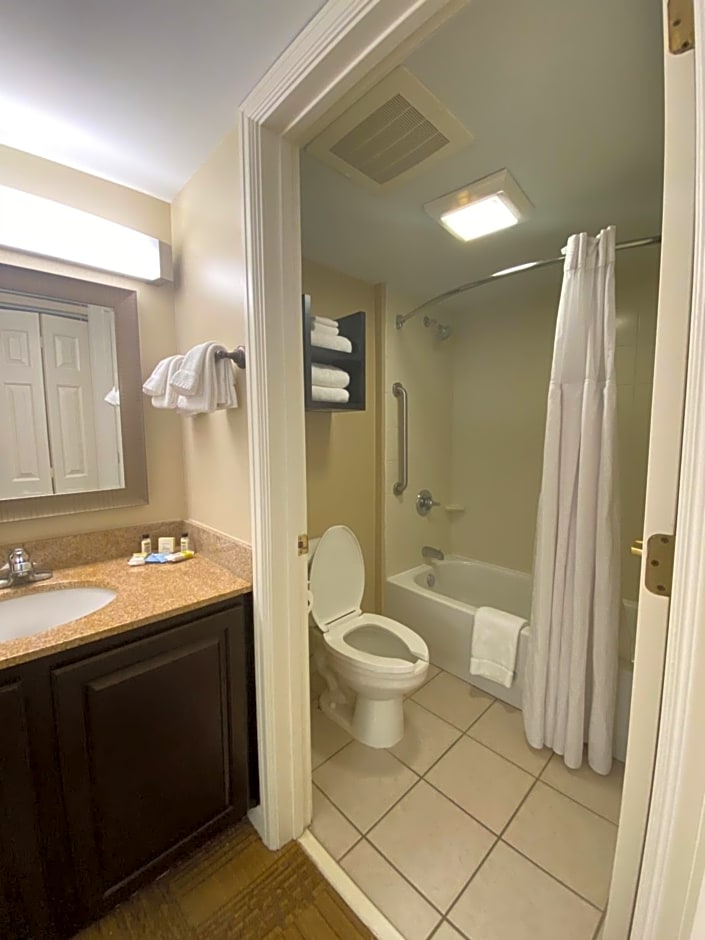 Staybridge Suites Savannah Historic District, an IHG Hotel