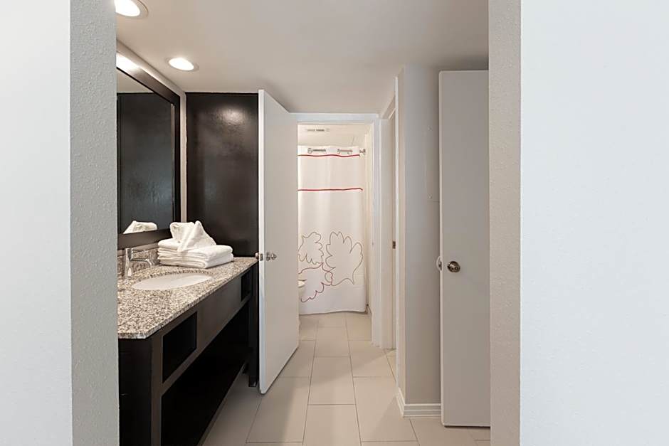 Value Suites Extended Stay - Arlington