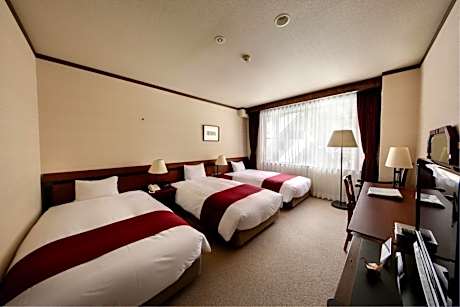 Family Room (4 Adults)