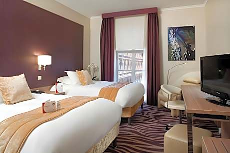 Premium Twin Room - Non-Smoking