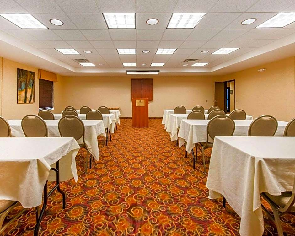 Comfort Suites Altoona North