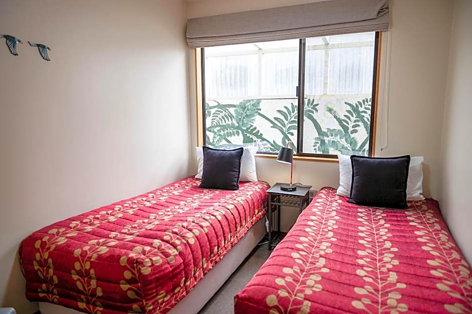 ASURE Aspiring Court Motel