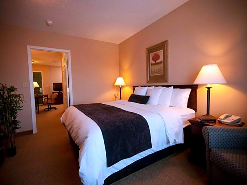 Town & Country Inn And Suites