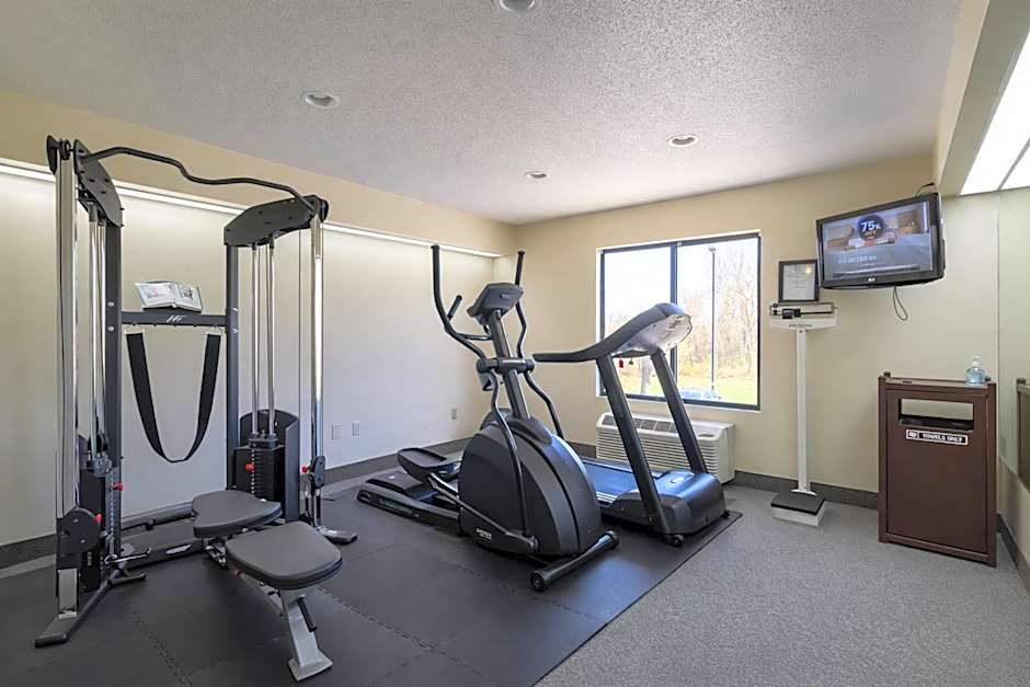 Greenfield Inn & Suites Owensboro, KY Airport