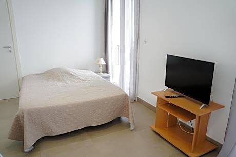 Studio with Sea View (2 Adults)