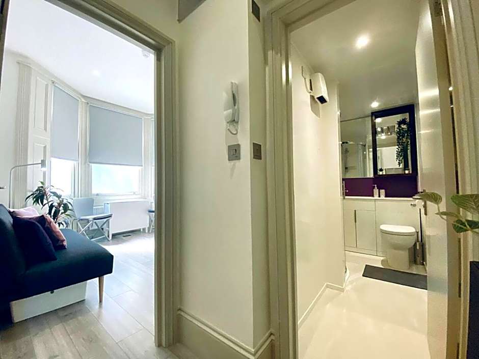 Apt 04 Seaside Serenity Chic Studio Steps to Promenade