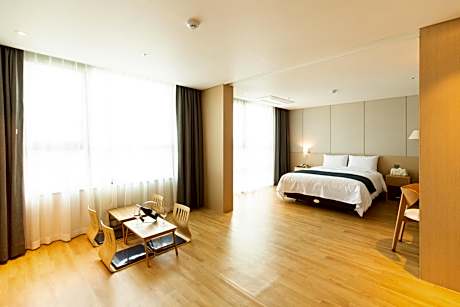 Korean-Style Family Room